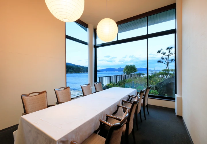 お食事処「花小路」